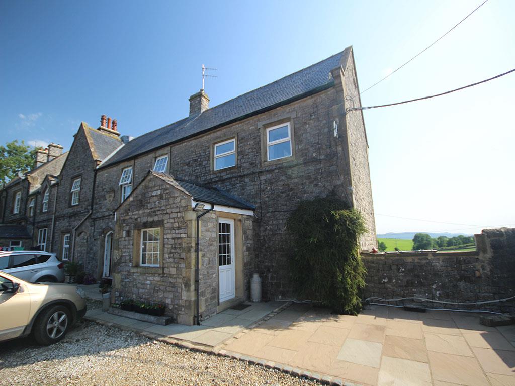 1 bedroom end terrace house To Let in West Marton - Main Image